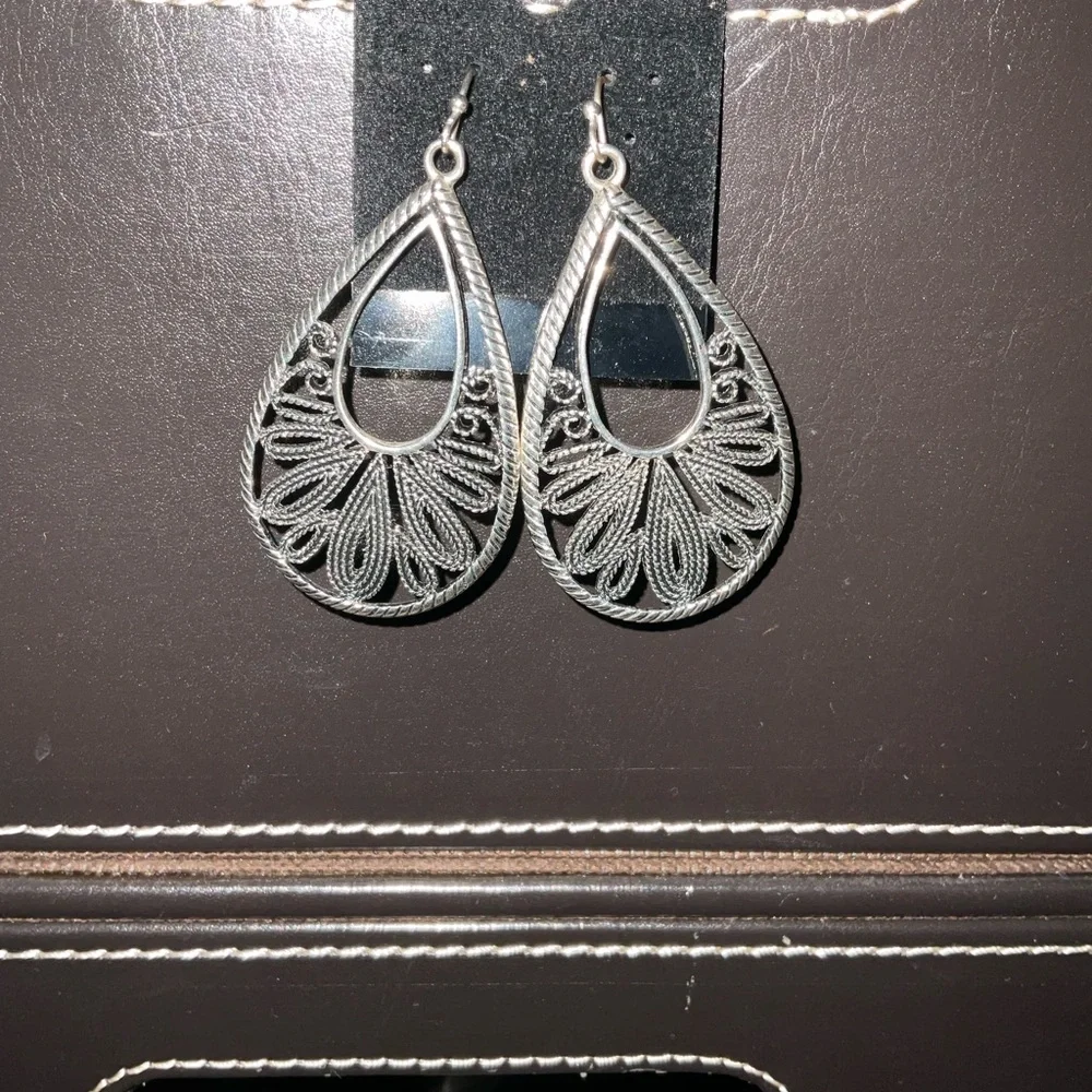 Earrings, premier Designs Rumba silver plated fashion earrings - Picture 7 of 8